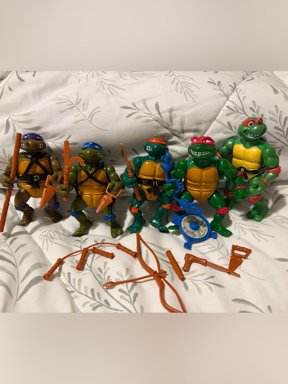 Vintage Ninja Turtles Action Figures & Accessories 1988 Lot Of 18 Pieces Toys